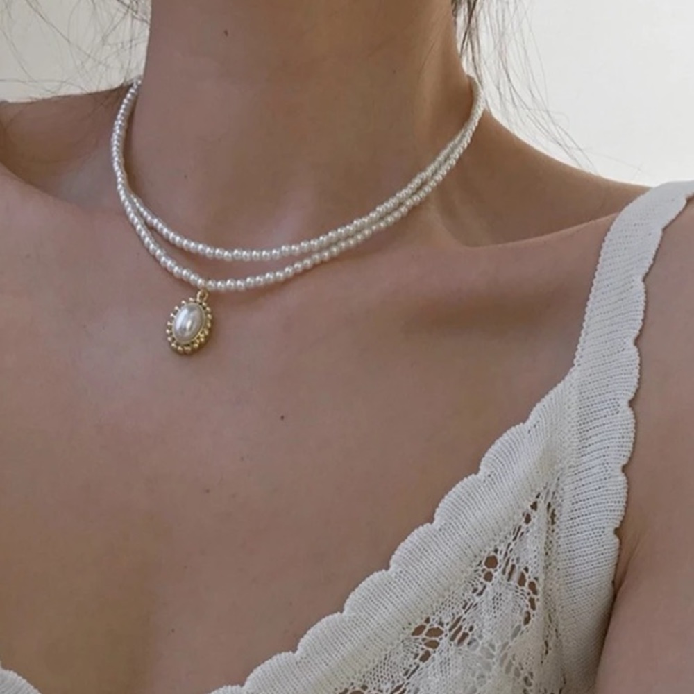 ๐ Delicate Elegant Pearl Two Tone Chain Necklace - Picture 6 of 6